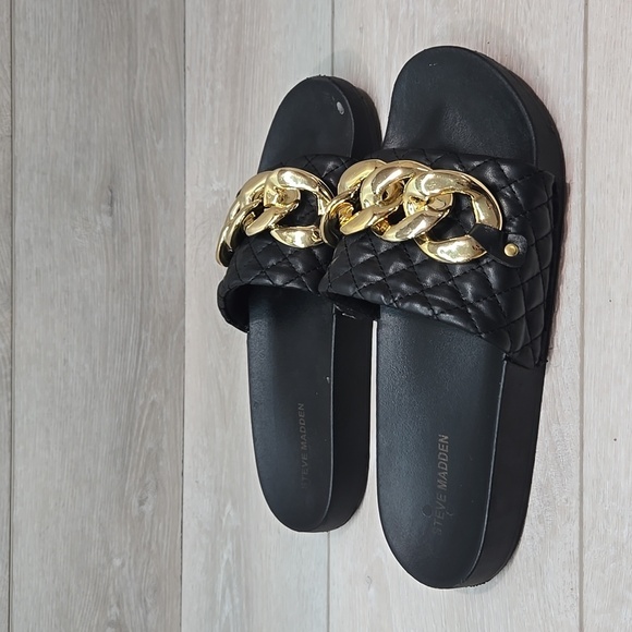 Steve Madden Women Zoray Black Quilted Slides with Gold Chain Sandals Sz 9 - Picture 2 of 11